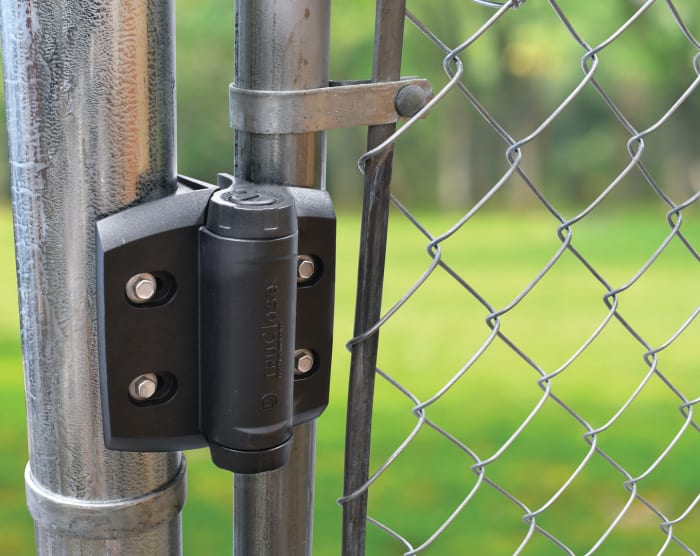 auto pool latch for chain link fence