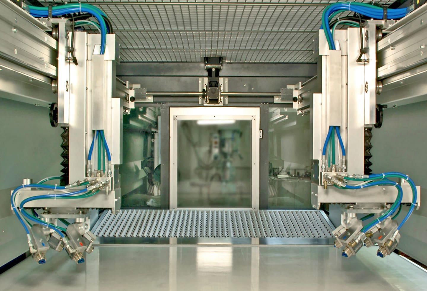 an-inside-view-of-a-dynamic-reciprocating-spraying-machine-from-total-finishing-solutions-shows-how-the-guns-can-achieve-wide-coverage.jpg